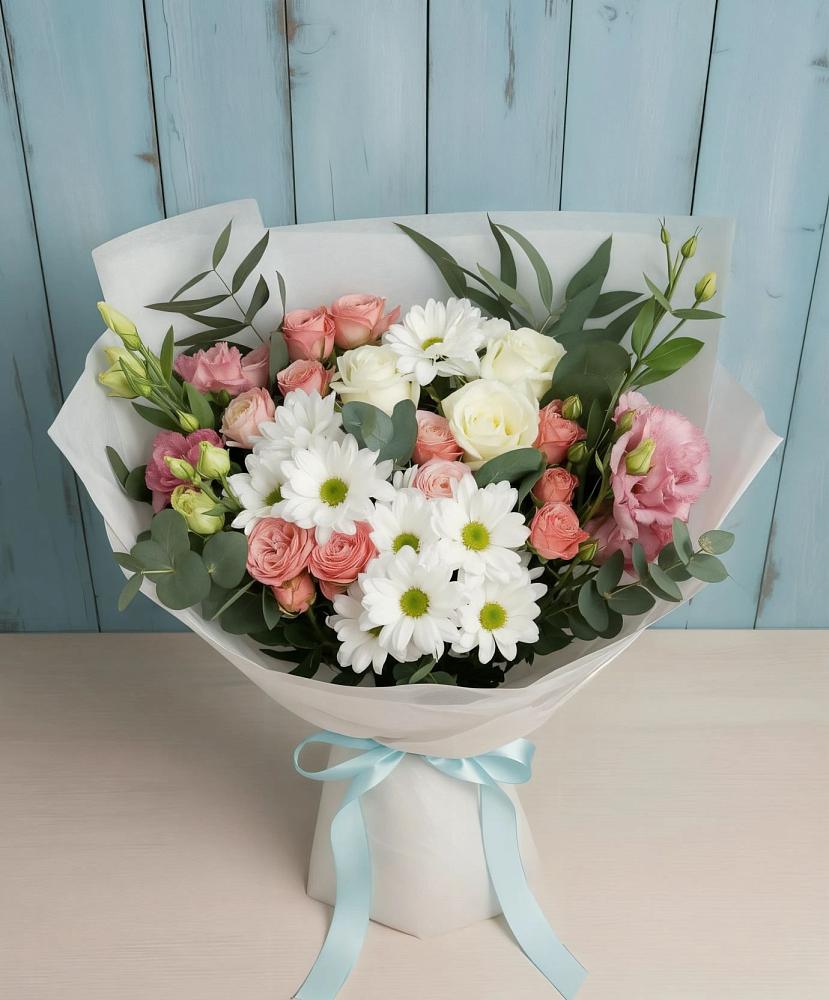 Букет цветов из: Розы, Лизиантусы и Хризантемы в Кикнур