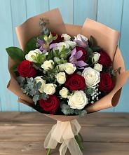 Букет цветов из:  Розы и Альстромерии в Кикнур