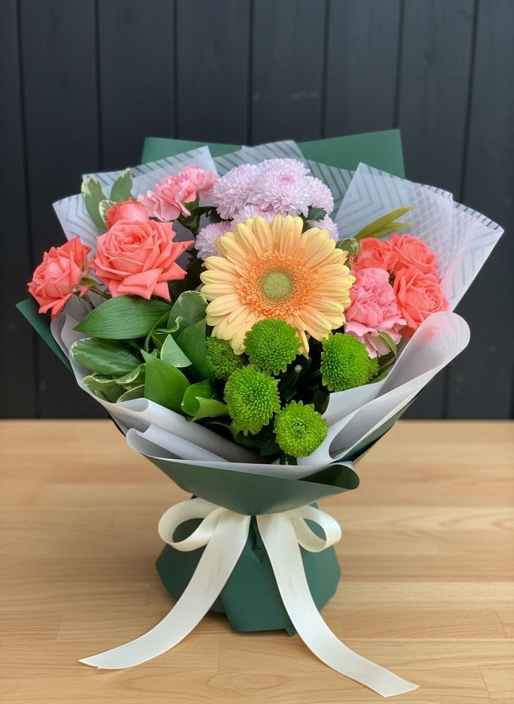 Букет цветов из: Гвоздики, Розы, Герберы и Хризантемы в Кикнур